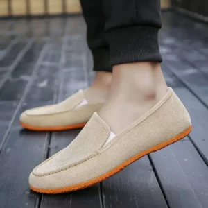 Men’s Casual Cloth Shoes offer effortless style with a comfortable canvas design. The perfect fashion loafers for spring and autumn, bringing a relaxed yet refined touch to any outfit.