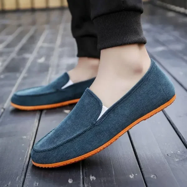 Men’s Casual Cloth Shoes offer effortless style with a comfortable canvas design. The perfect fashion loafers for spring and autumn, bringing a relaxed yet refined touch to any outfit. - Image 2
