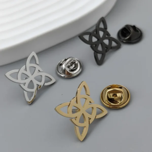 China Festival gold-plated badge, women’s anti-exposure buttons, suit lapel pins, men’s collar brooches, couple accessories